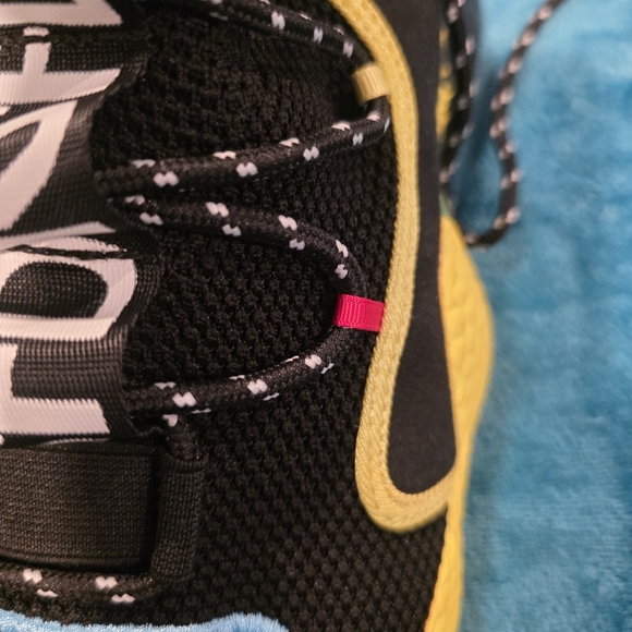 Adidas - Picture 9 of 12